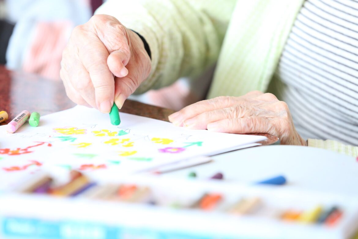 Elderly Care in the UK: A Complete Guide for Families - ilustracja artykulu