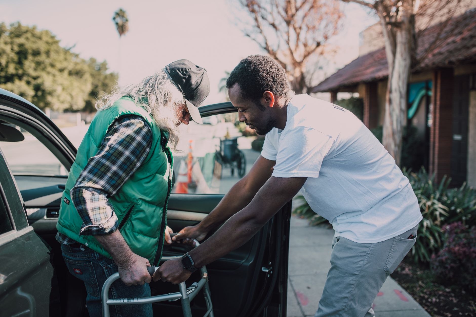 Ilustracja: Befriending Service Volunteer UK: How to Start and What Befriending Service Volunteer UK: How to Start and What to Expect - zdjecie w tresci