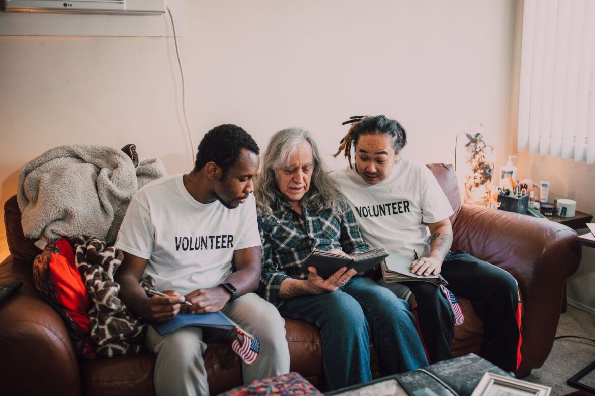 Befriending Services for Elderly UK: A Practical Guide for Local Groups - ilustracja artykulu