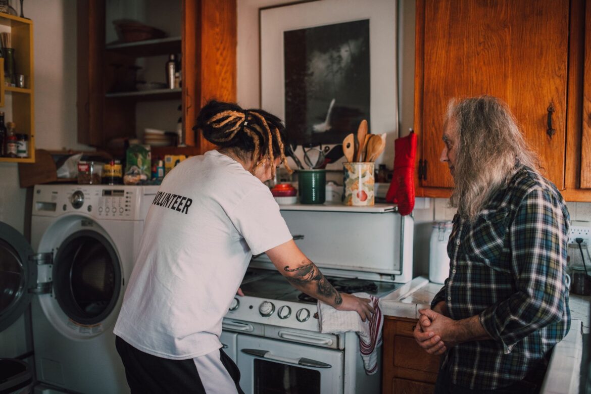 Befriending Service Volunteer UK: How to Start and What to Expect - ilustracja artykulu