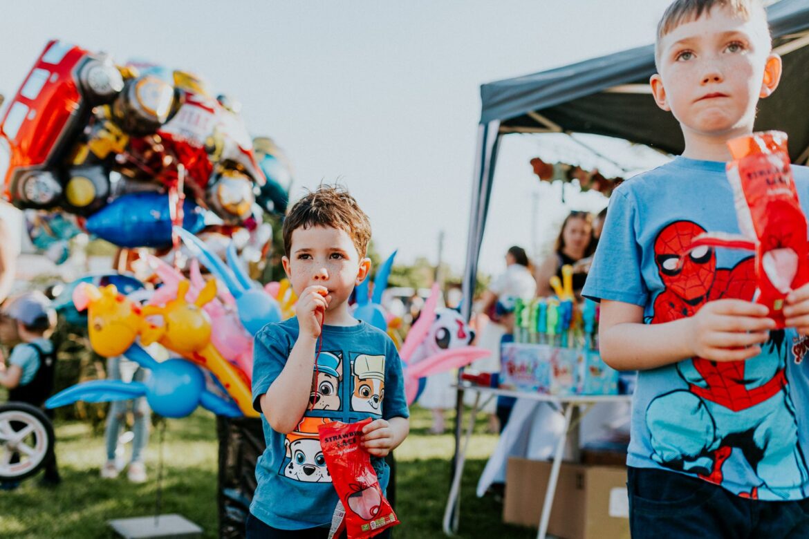 Church Fete Organising Guide UK: From Empty Field to Full Day - ilustracja artykulu
