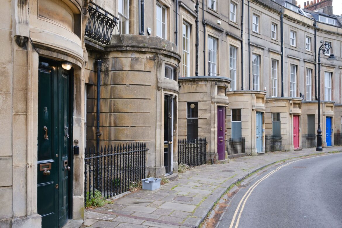 Council Tax Bands Property Guide: Check, Compare and Challenge Your Band - ilustracja artykulu